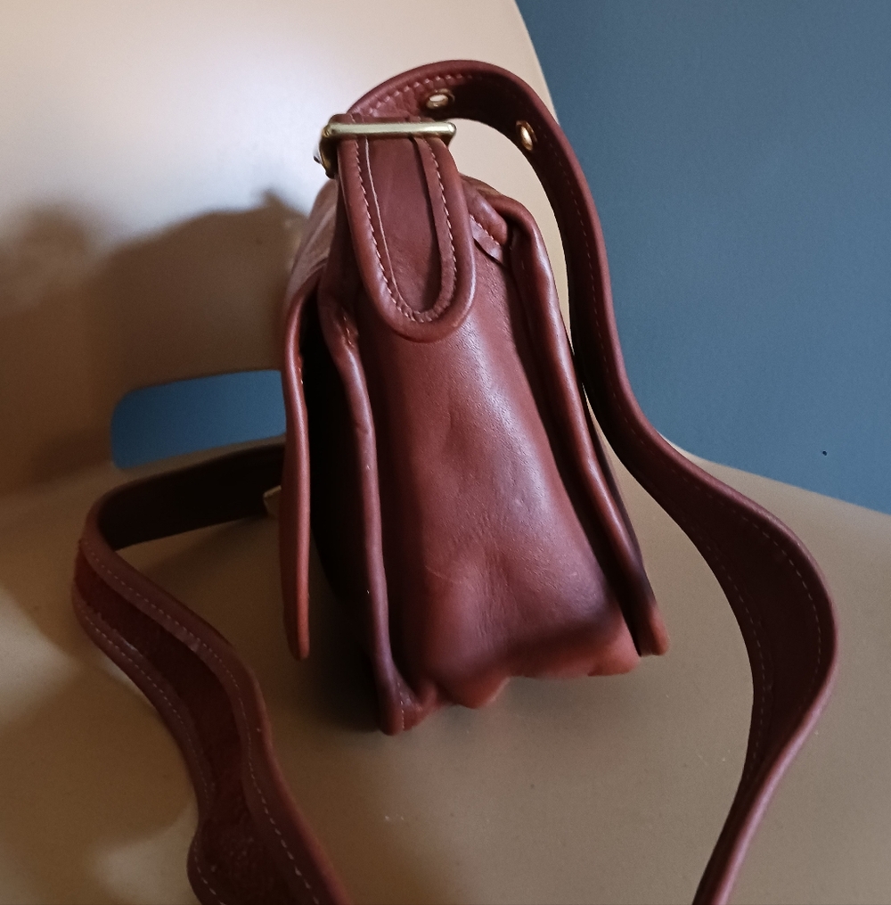 Vintage 90s COACH Legacy Flap Bag, Trial.bag. Cowhide Leather, Crossbody Bag - Picture 7 of 12